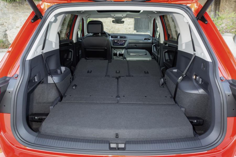Багажник Volkswagen Tiguan Allspace 2017 года  (WW) (фото 40 из 55)